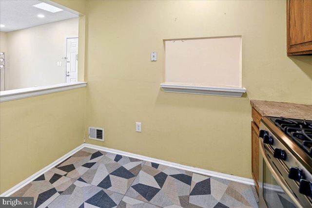 28 HOLLY CT, Hamilton, NJ 08619