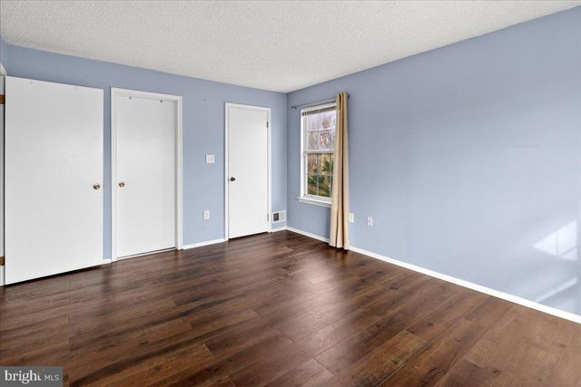 28 HOLLY CT, Hamilton, NJ 08619