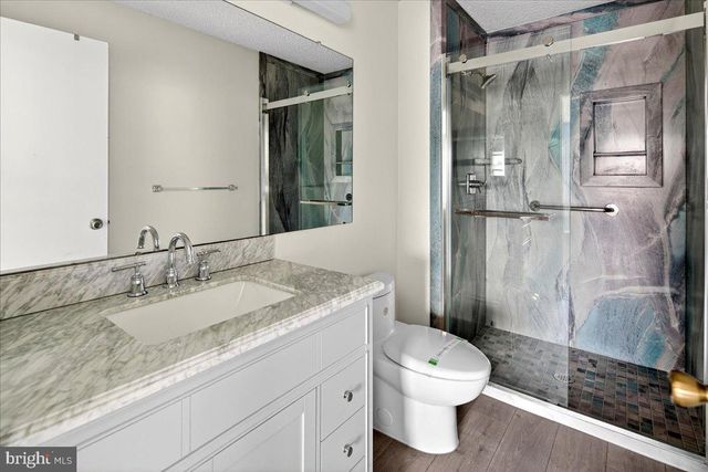 28 HOLLY CT, Hamilton, NJ 08619