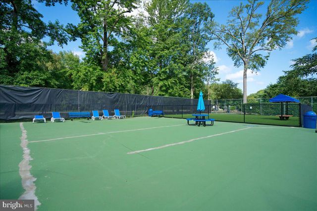 28 HOLLY CT, Hamilton, NJ 08619