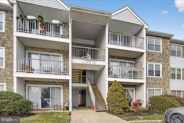 28 HOLLY CT, Hamilton, NJ 08619