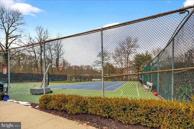 28 HOLLY CT, Hamilton, NJ 08619