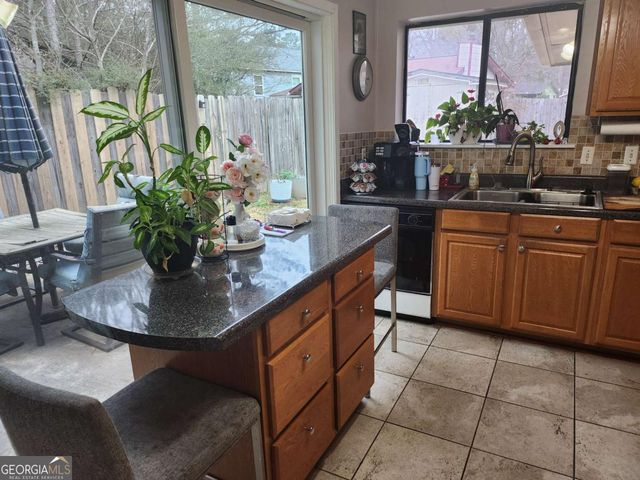 4645 Shannon Court, Union City, GA 30291