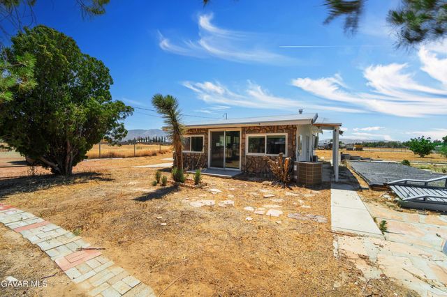 40303 W 11th Street, Palmdale, CA 93551