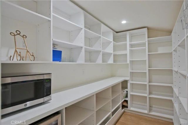 5907 Encino Avenue, Encino, CA 91316