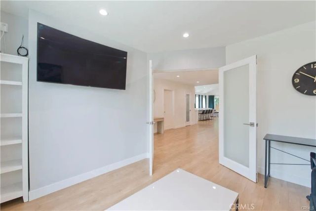 5907 Encino Avenue, Encino, CA 91316