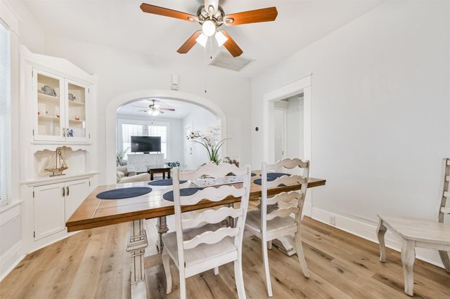 2115 Jack Johnson Boulevard, Galveston, TX 77550