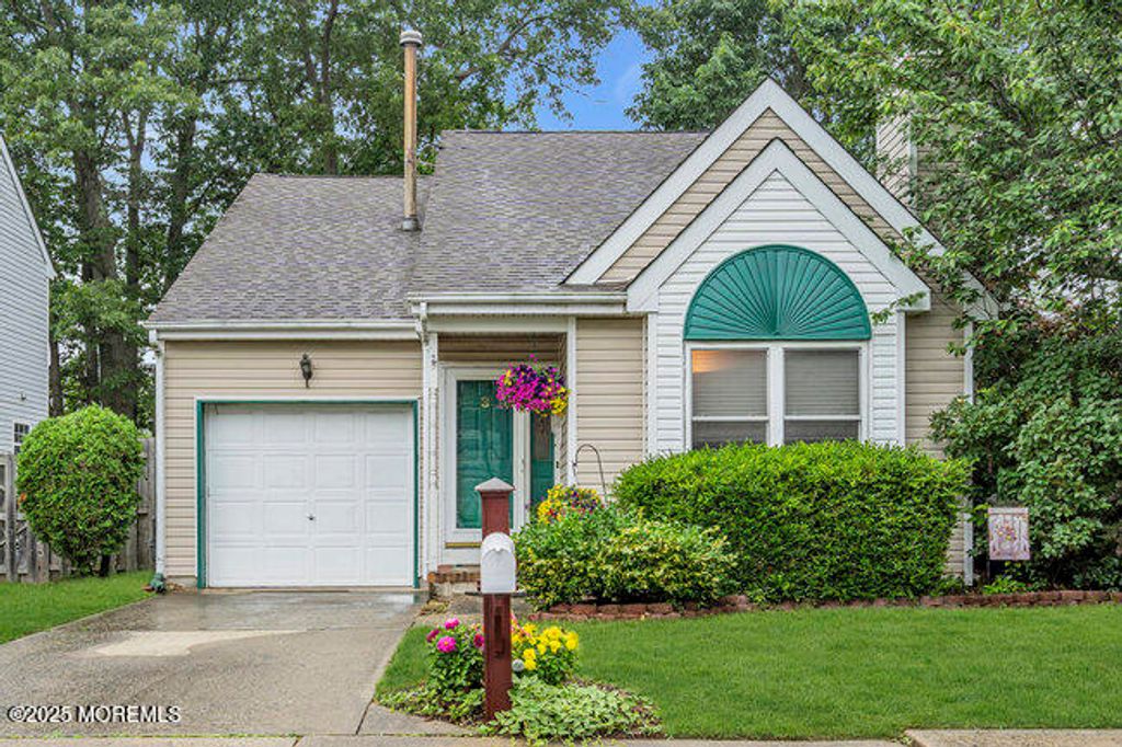 3 Sunnydale Court, Bayville, NJ 08721