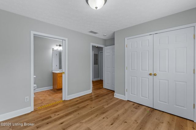 7108 Emily Ann Ln, Crestwood, KY 40014