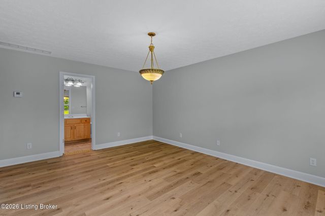 7108 Emily Ann Ln, Crestwood, KY 40014