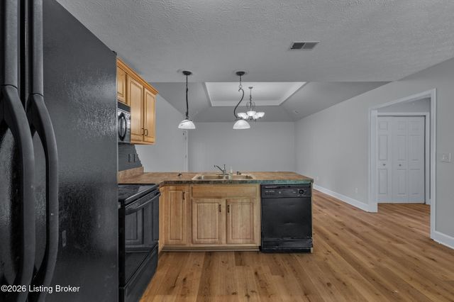 7108 Emily Ann Ln, Crestwood, KY 40014