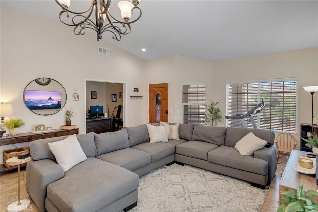 Image 6 of property listing at 12463 Antelope Drive, Victorville, CA 92392