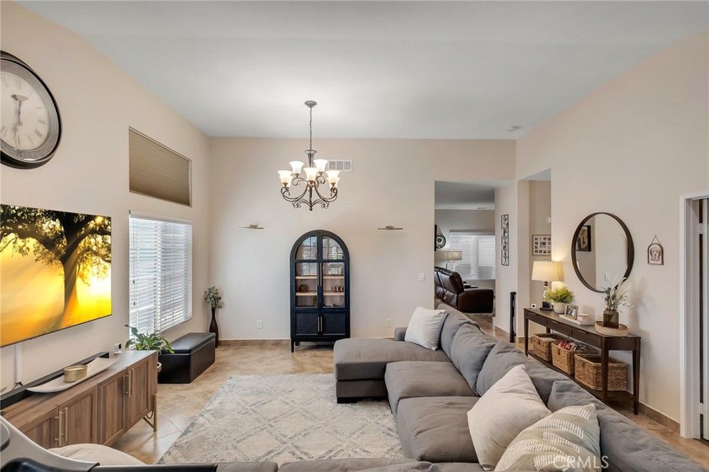 Image 7 of property listing at 12463 Antelope Drive, Victorville, CA 92392