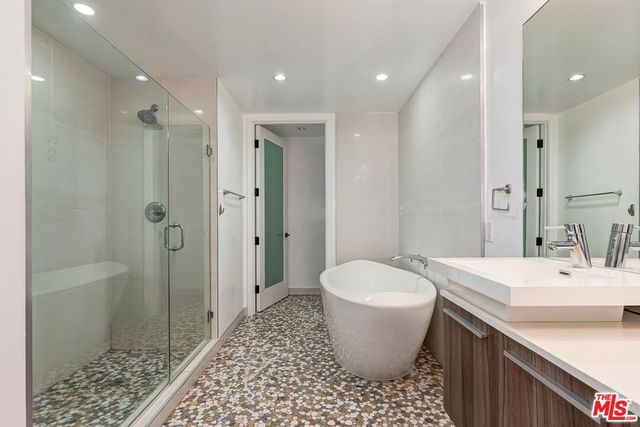 225 S Hamilton Drive 106, Beverly Hills, CA 90211