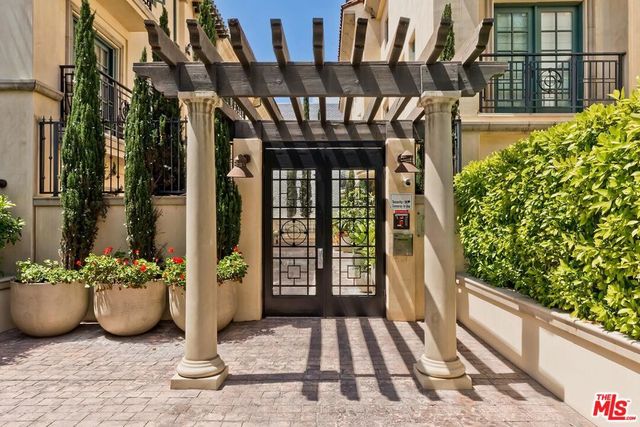 225 S Hamilton Drive 106, Beverly Hills, CA 90211