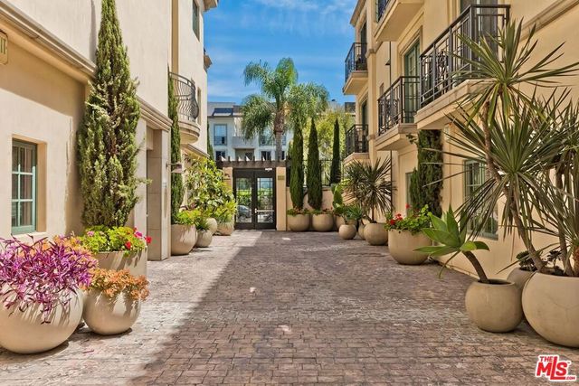 225 S Hamilton Drive 106, Beverly Hills, CA 90211
