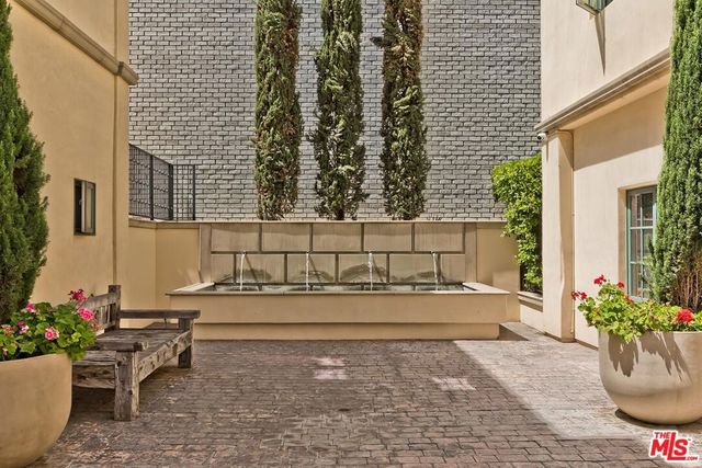 225 S Hamilton Drive 106, Beverly Hills, CA 90211