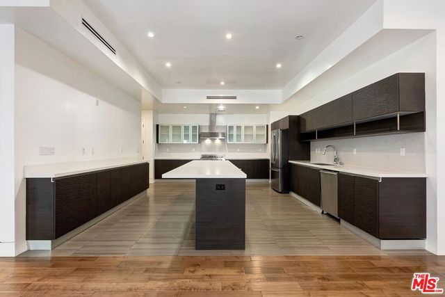 225 S Hamilton Drive 106, Beverly Hills, CA 90211