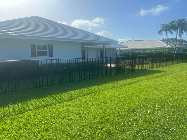 11743 N Lake Drive, Boynton Beach, FL 33436