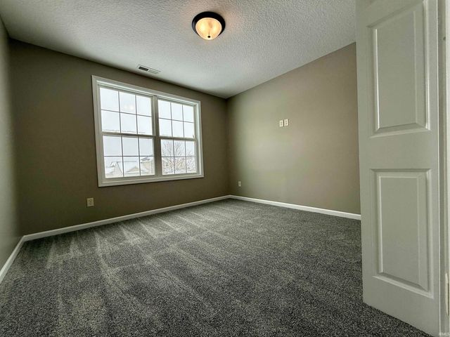 14926 Cypress Pointe Drive, Fort Wayne, IN 46818