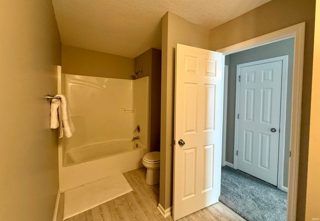 14926 Cypress Pointe Drive, Fort Wayne, IN 46818