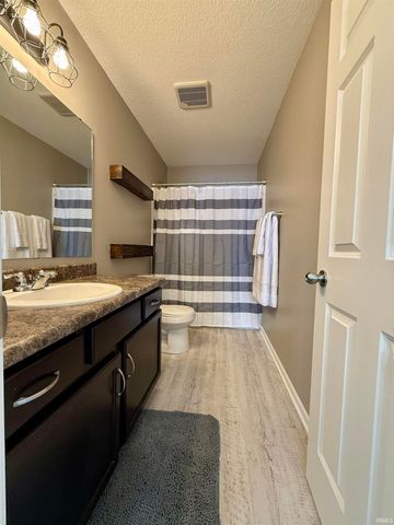 14926 Cypress Pointe Drive, Fort Wayne, IN 46818