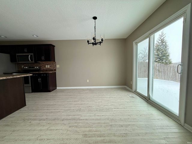 14926 Cypress Pointe Drive, Fort Wayne, IN 46818