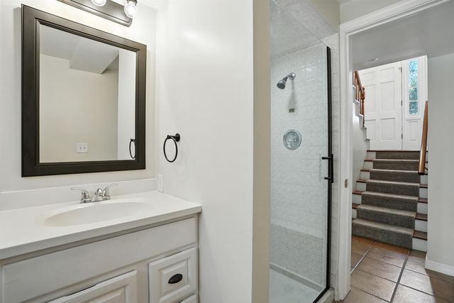 1026 W WOODWAY Ave, Spokane, WA 99218