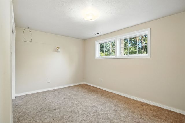 1026 W WOODWAY Ave, Spokane, WA 99218