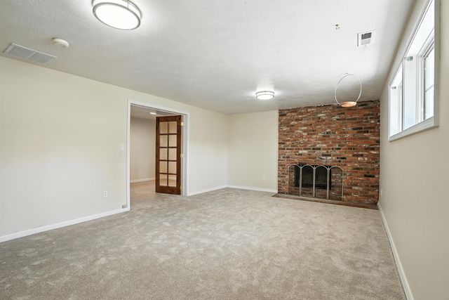 1026 W WOODWAY Ave, Spokane, WA 99218