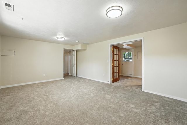 1026 W WOODWAY Ave, Spokane, WA 99218