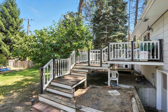 1026 W WOODWAY Ave, Spokane, WA 99218