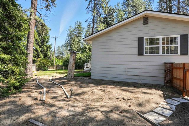 1026 W WOODWAY Ave, Spokane, WA 99218