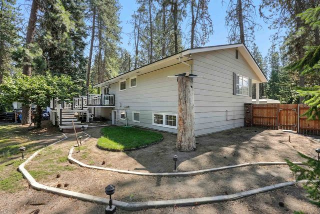 1026 W WOODWAY Ave, Spokane, WA 99218