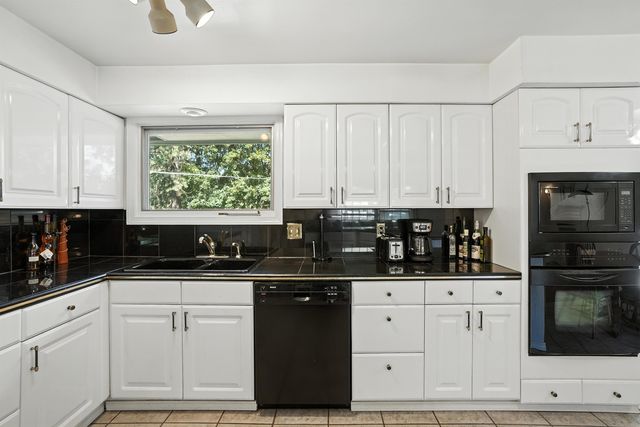 1026 W WOODWAY Ave, Spokane, WA 99218