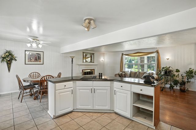 1026 W WOODWAY Ave, Spokane, WA 99218