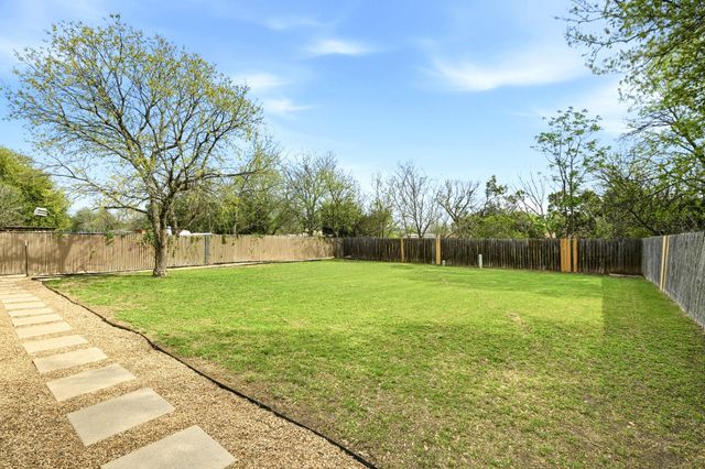 508 Bentwood DR, Leander, TX 78641
