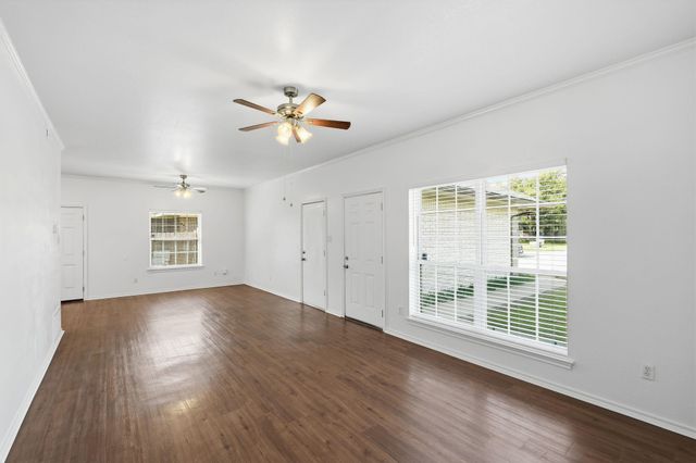 508 Bentwood DR, Leander, TX 78641