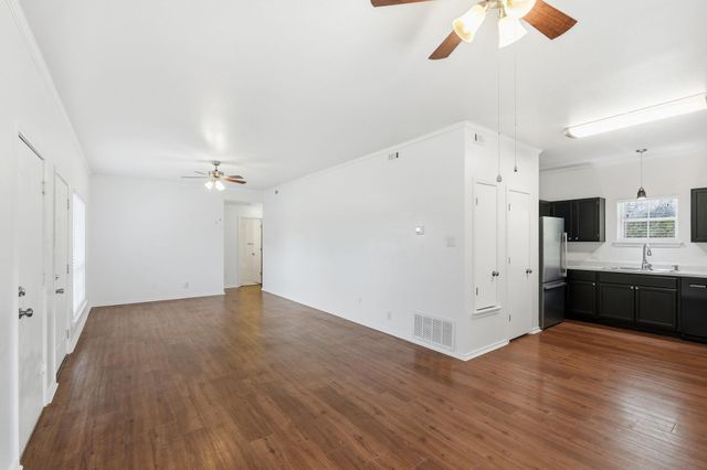 508 Bentwood DR, Leander, TX 78641