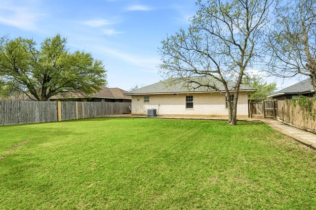 508 Bentwood DR, Leander, TX 78641