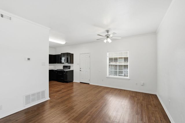 508 Bentwood DR, Leander, TX 78641