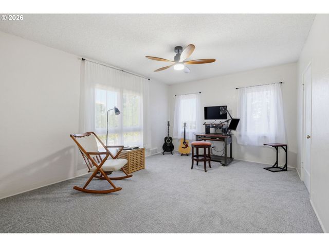 4000 E 24TH Ave, Eugene, OR 97403
