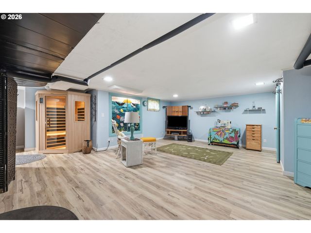 4000 E 24TH Ave, Eugene, OR 97403