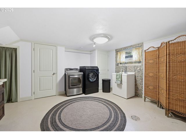 4000 E 24TH Ave, Eugene, OR 97403