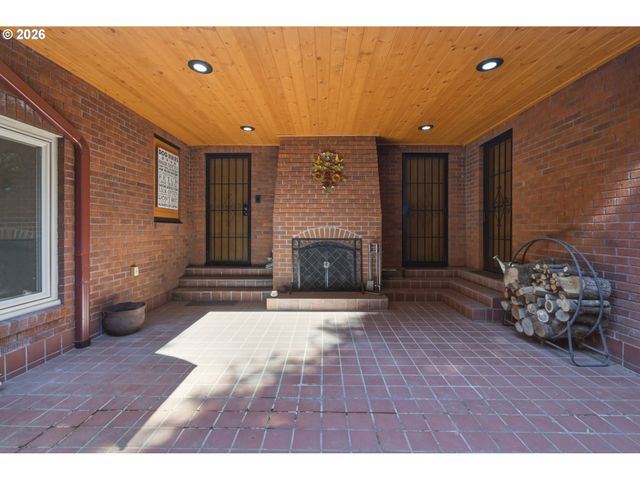 4000 E 24TH Ave, Eugene, OR 97403