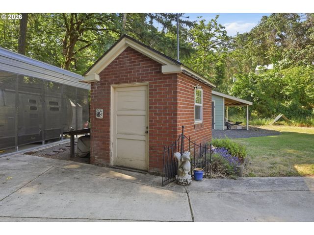 4000 E 24TH Ave, Eugene, OR 97403