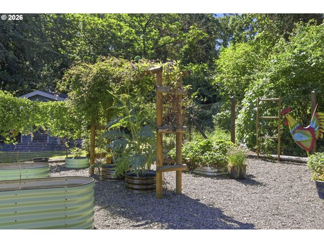 4000 E 24TH Ave, Eugene, OR 97403