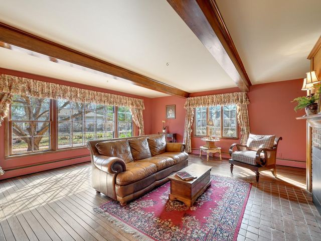 4230 Ewing Avenue N, Robbinsdale, MN 55422