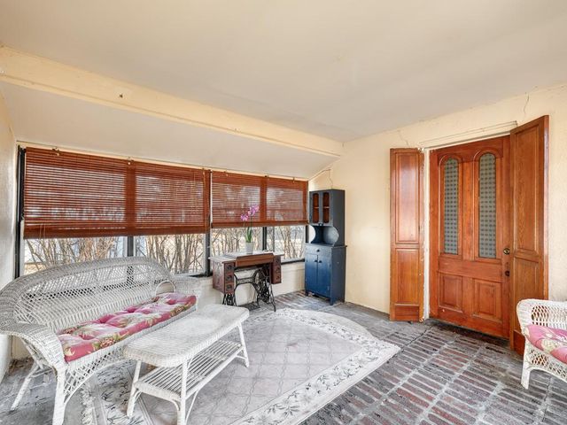 4230 Ewing Avenue N, Robbinsdale, MN 55422