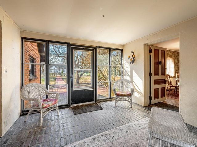 4230 Ewing Avenue N, Robbinsdale, MN 55422